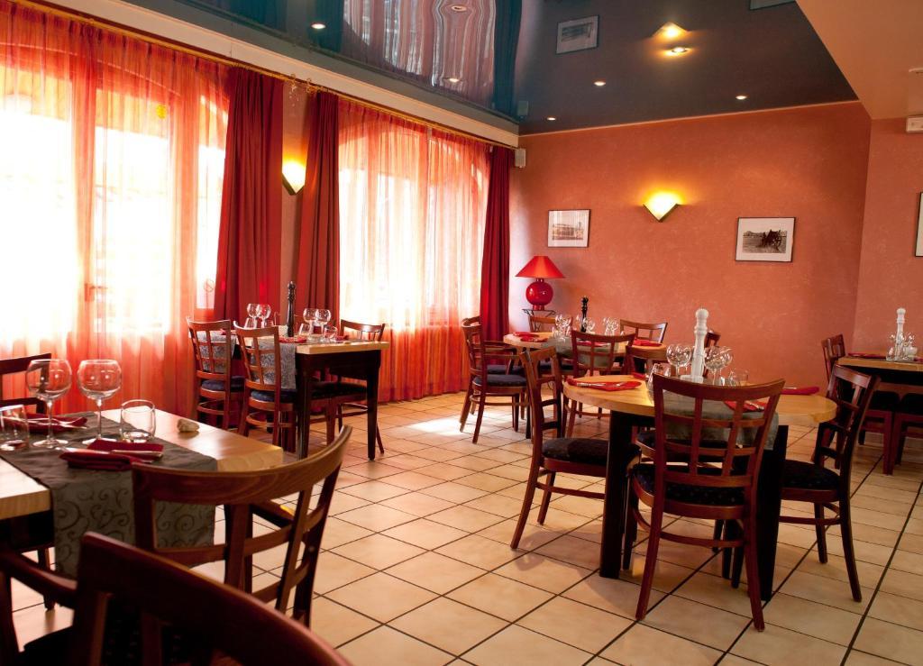 Citotel Hotel Le Commerce Sévérac-le-Château Εξωτερικό φωτογραφία